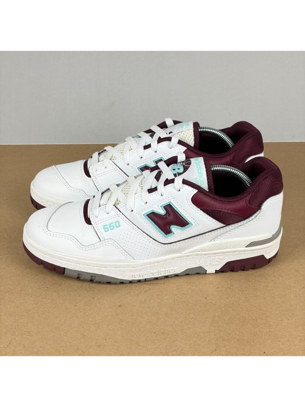 New Balance 550 Burgundy Athletic Shoes Mens 9 White Leather Low Top Lace Up
